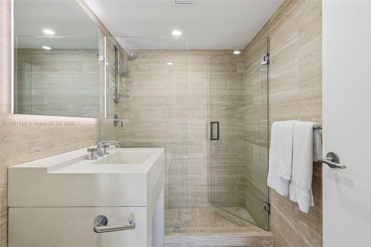 1 Hotel & Homes #1440 image #47