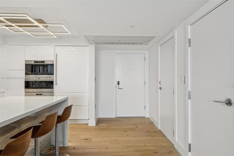 1 Hotel & Homes #1440 image #9