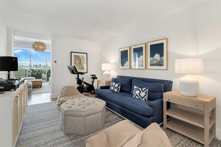 Grovenor House #2801 image #14