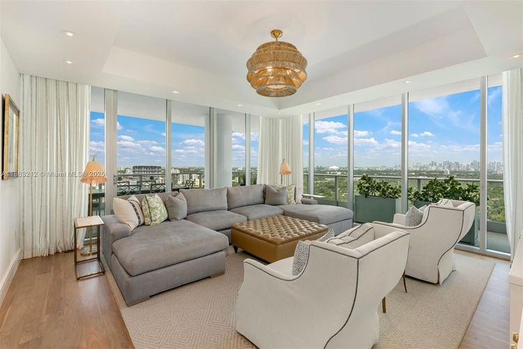 Grovenor House #2801 image #6