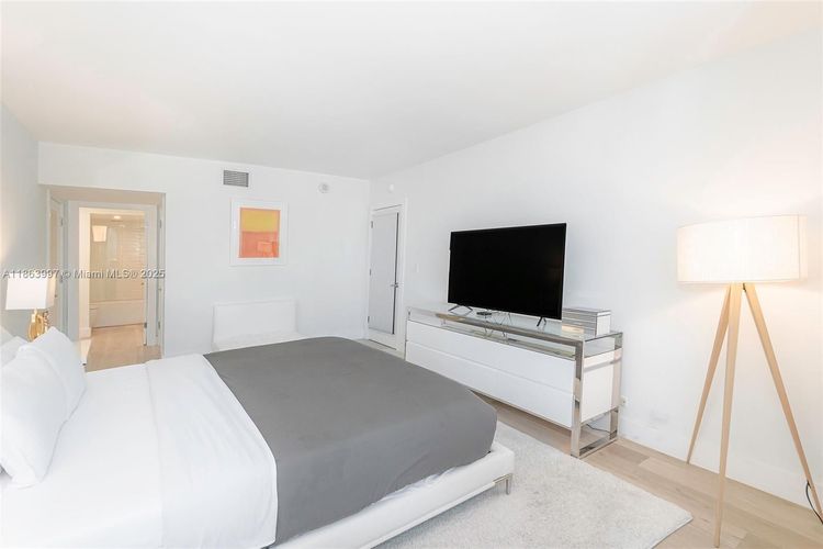 Roney Palace #1505 image #21
