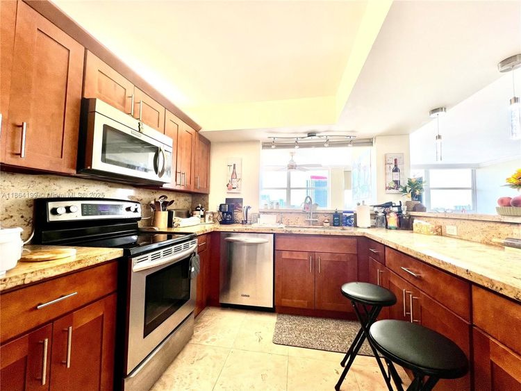 200 Leslie Condo #1122 image #10