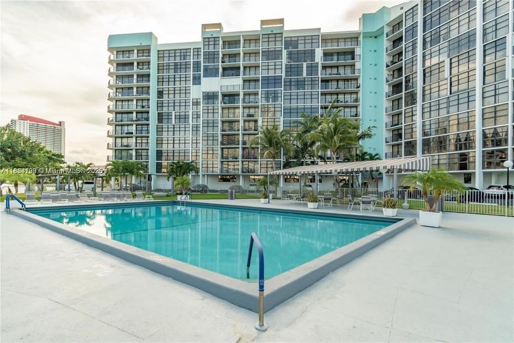 200 Leslie Condo #1122 image #24