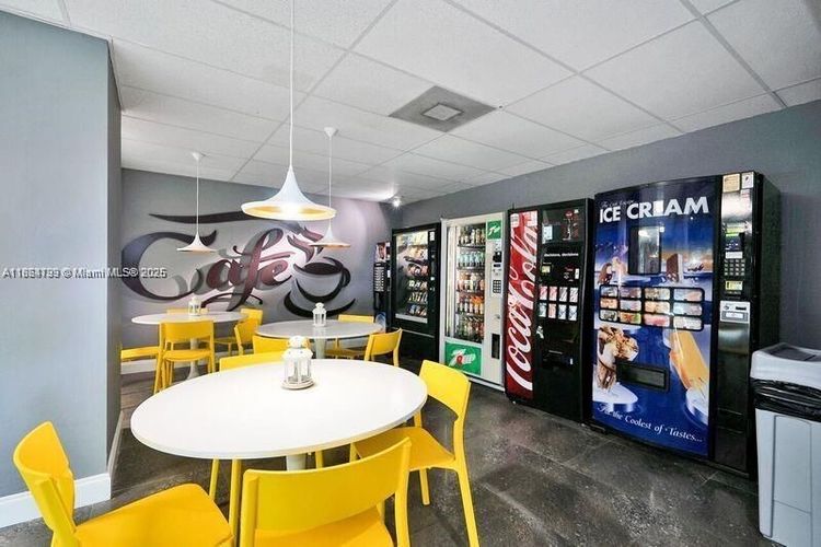 200 Leslie Condo #1122 image #31