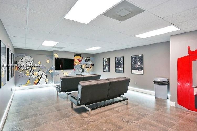 200 Leslie Condo #1122 image #34