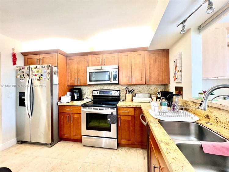 200 Leslie Condo #1122 image #9