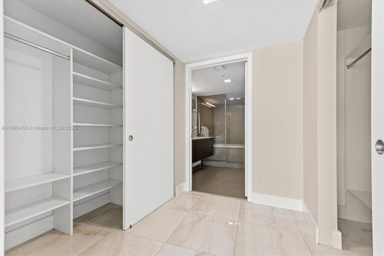 Peloro Miami Beach #112 image #8