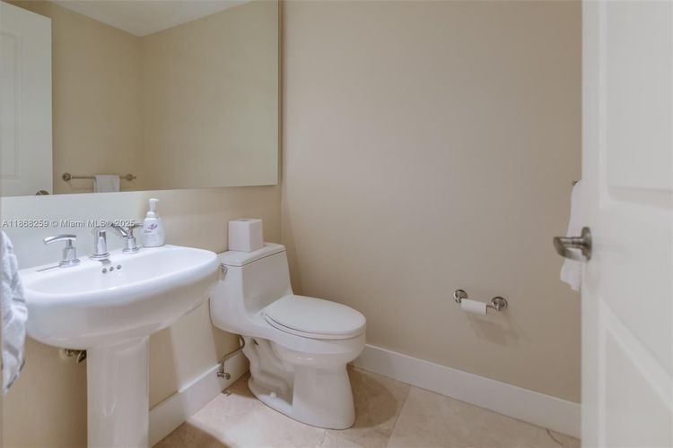 Ocean Palms Hollywood #404 image #15