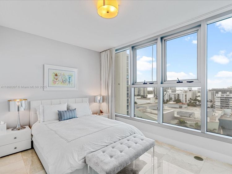 Carillon Condo North Tower #1010 image #19