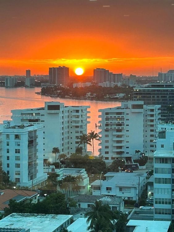 Carillon Condo North Tower #1010 image #28