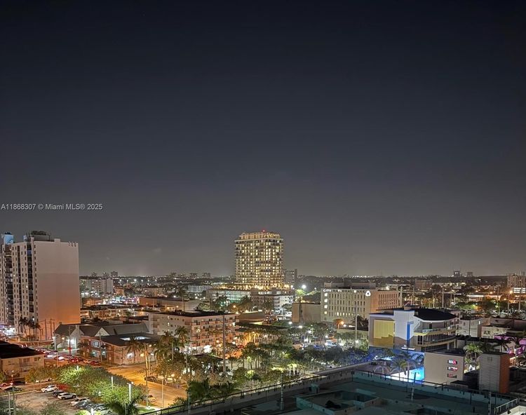 Carillon Condo North Tower #1010 image #29