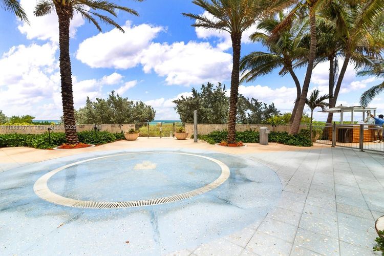 Carillon Condo North Tower #1010 image #34