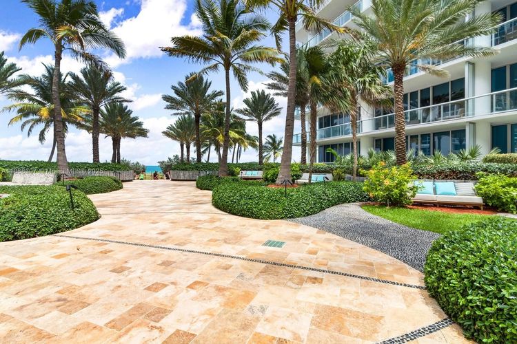 Carillon Condo North Tower #1010 image #35