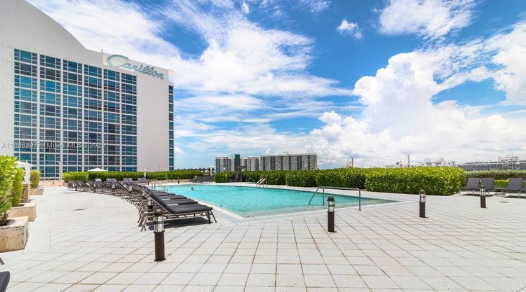 Carillon Condo North Tower #1010 image #37