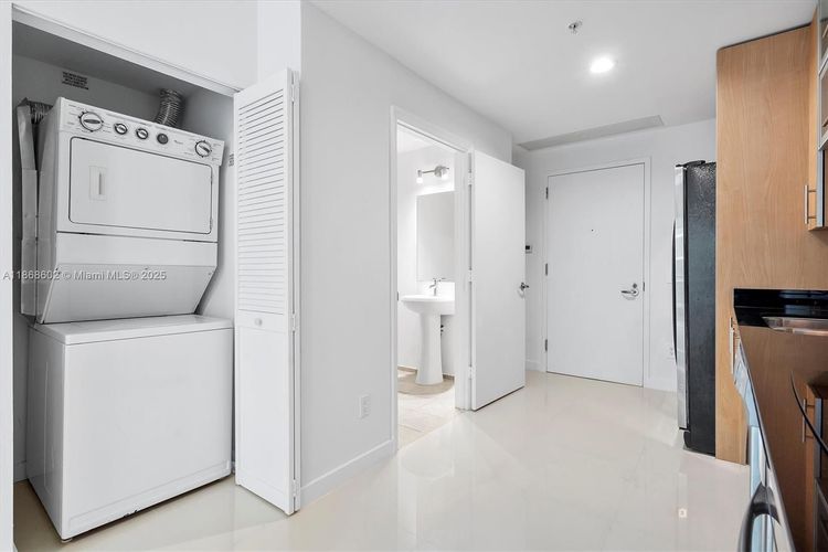 Infinity at Brickell #2420 image #11