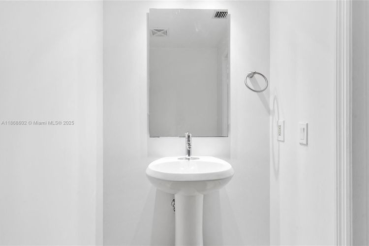 Infinity at Brickell #2420 image #12