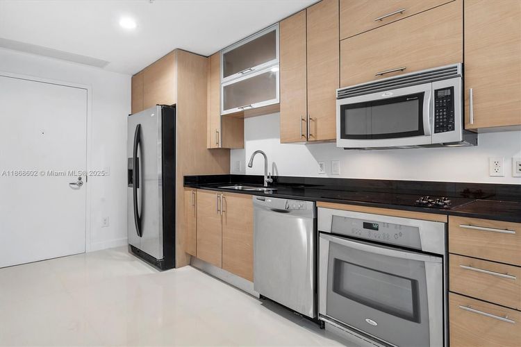 Infinity at Brickell #2420 image #8