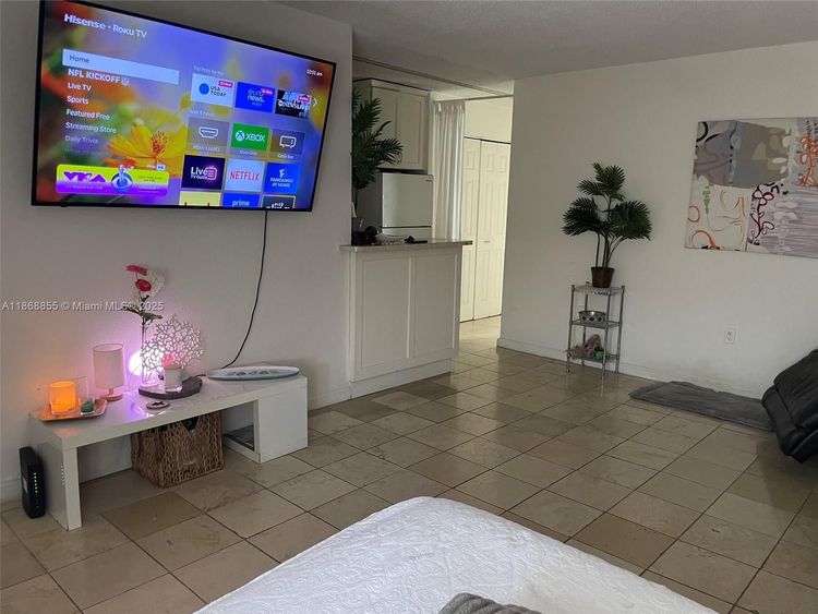 Bayshore Yacht Tennis Club #908 image #10