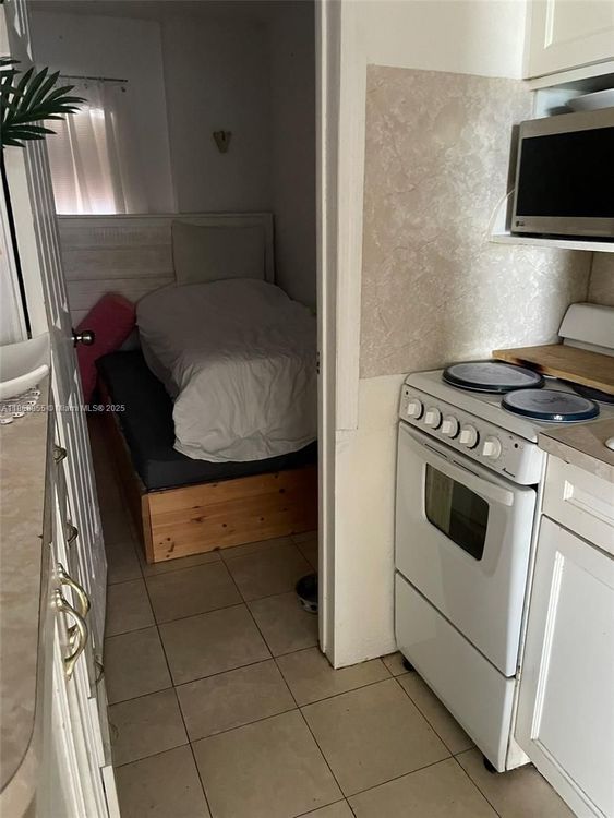 Bayshore Yacht Tennis Club #908 image #13