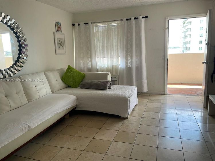 Bayshore Yacht Tennis Club #908 image #9