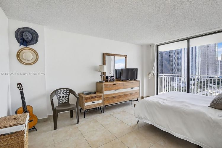 Winston Towers #1703 image #11