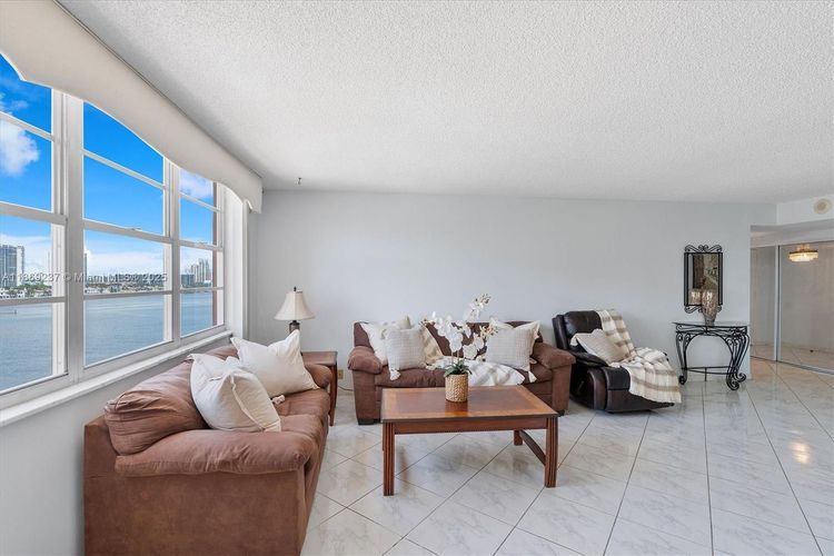 Winston Towers #1005 image #11