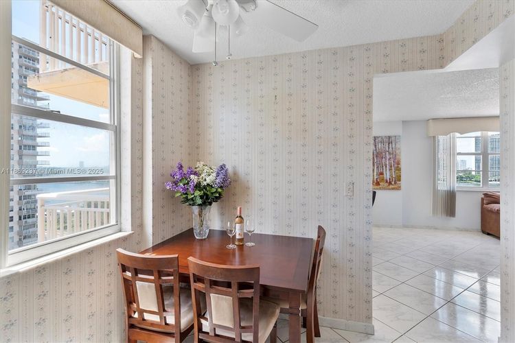 Winston Towers #1005 image #17