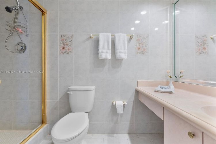 Winston Towers #1005 image #22