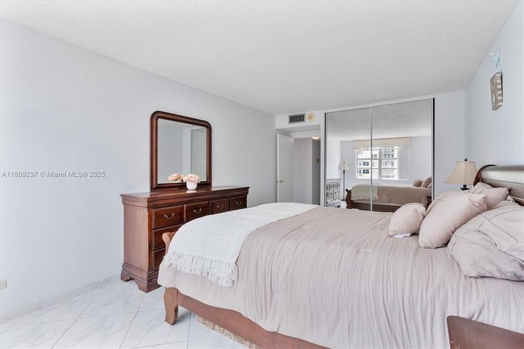 Winston Towers #1005 image #26