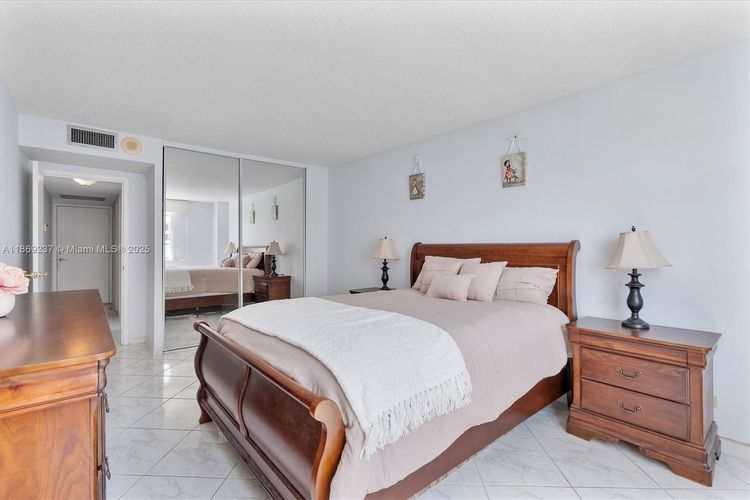 Winston Towers #1005 image #27