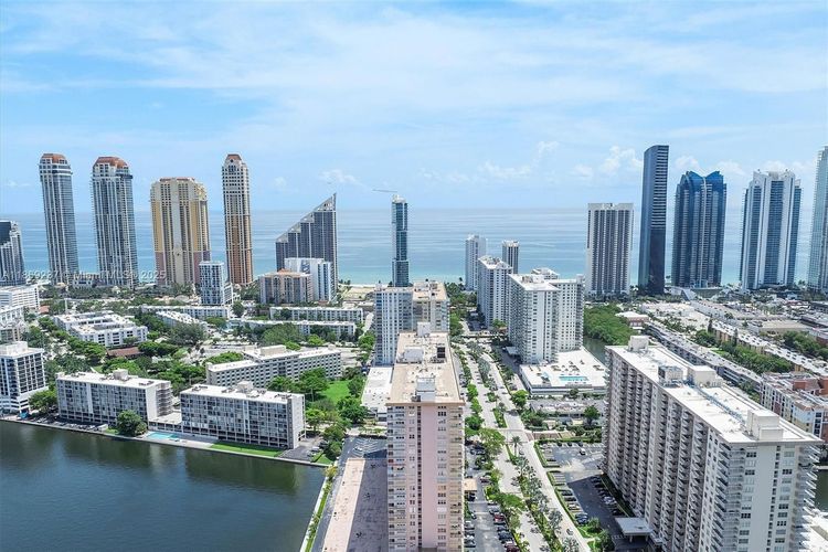 Winston Towers #1005 image #36