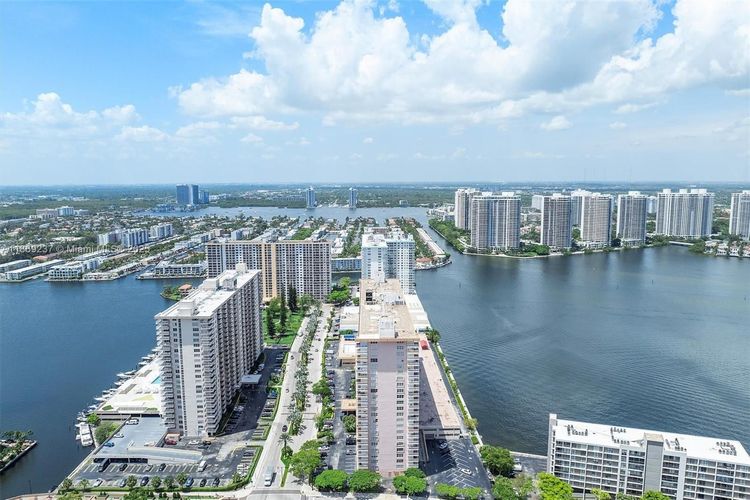 Winston Towers #1005 image #38