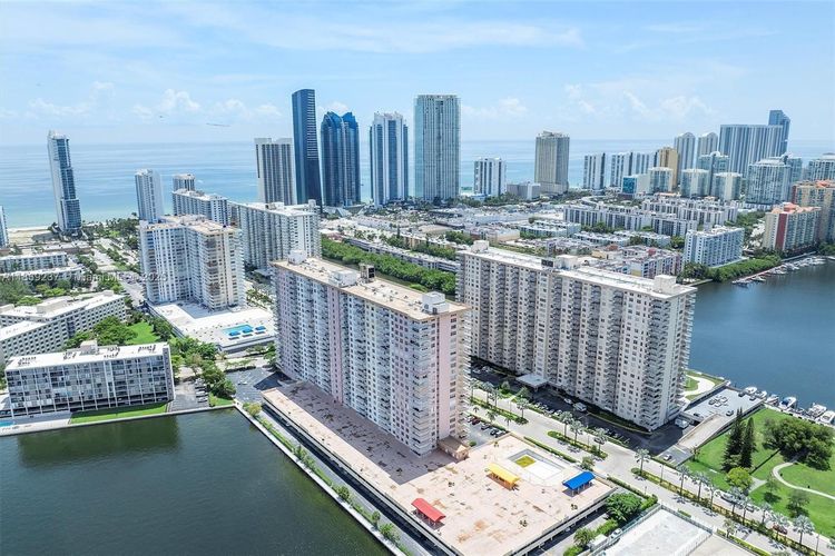 Winston Towers #1005 image #40