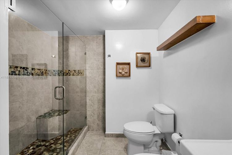 The Mutiny #307 image #9