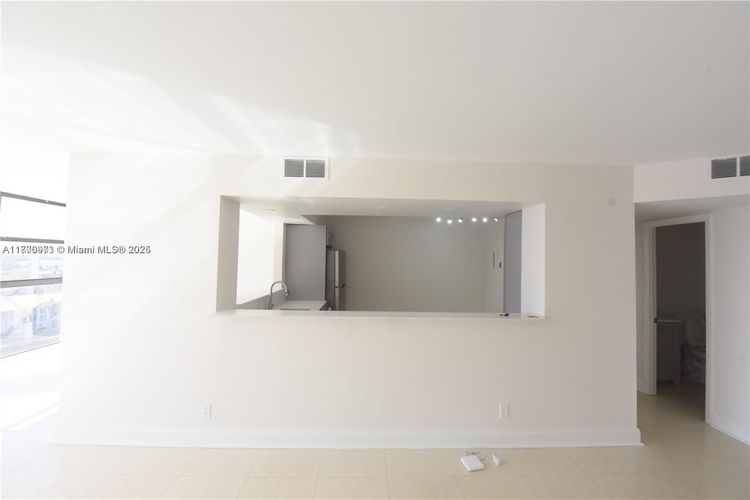 200 Leslie Condo #1124 image #14