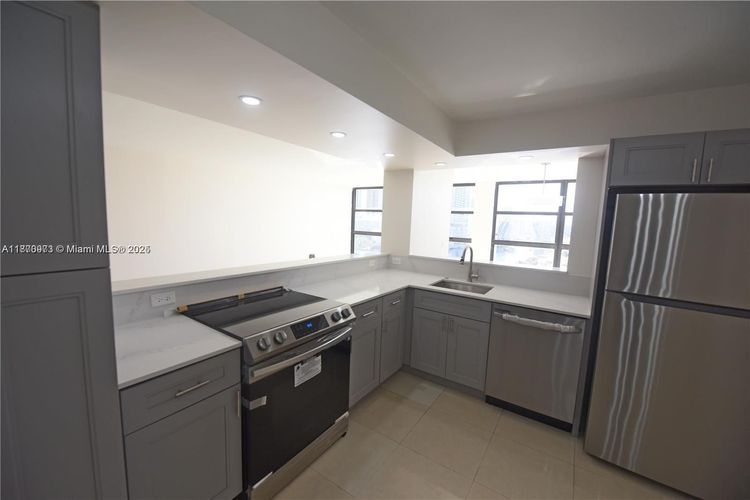 200 Leslie Condo #1124 image #9