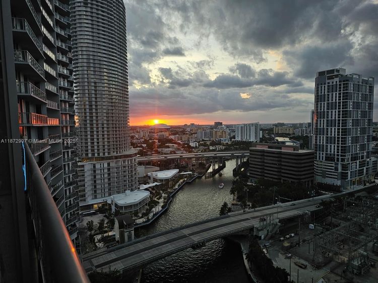 Neo Vertika #2515 image #20