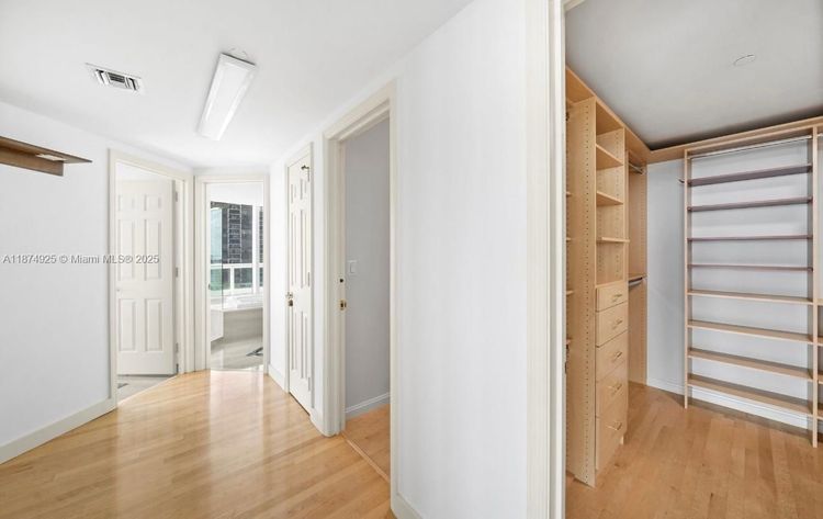 Santa Maria #1002 image #15