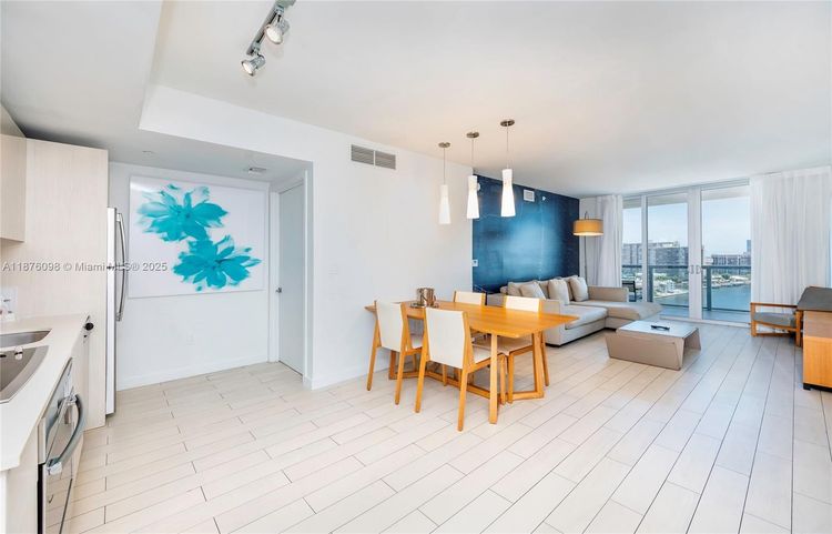 Beachwalk #R1607 image #11