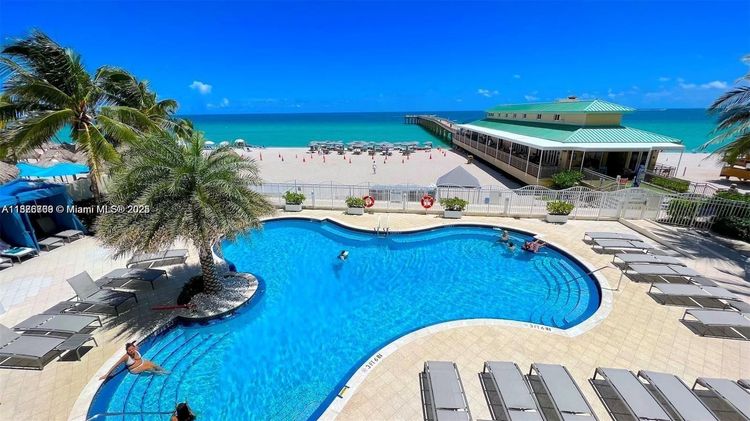 La Perla #3808 image #13