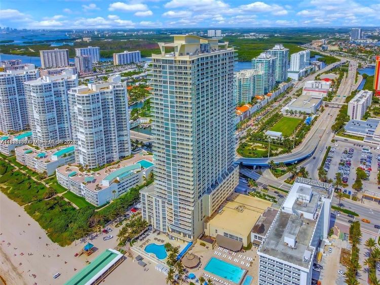 La Perla #3808 image #16