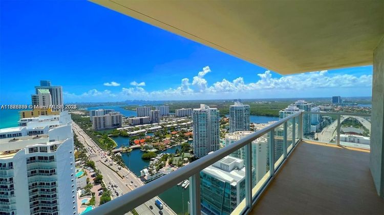 La Perla #3808 image #6