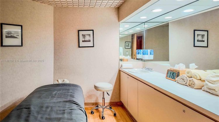 Bal Harbour Tower #6A & Cabana image #35