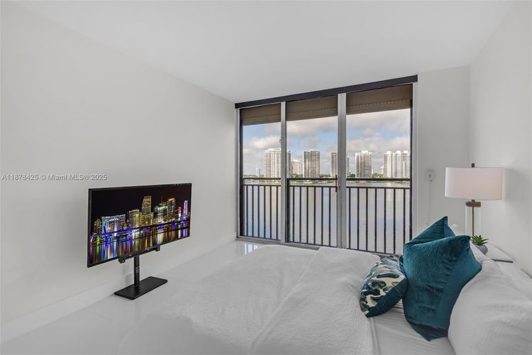 Bay Country club #903 image #13