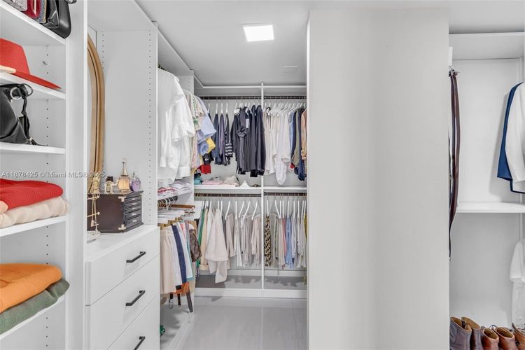 Bay Country club #903 image #19