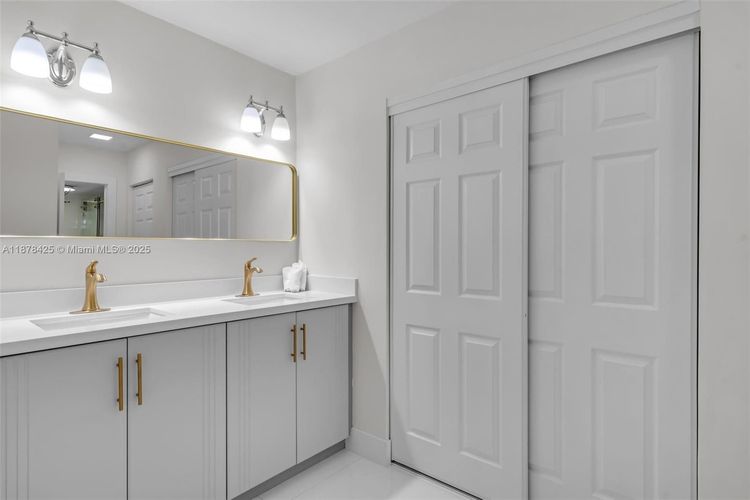 Bay Country club #903 image #20