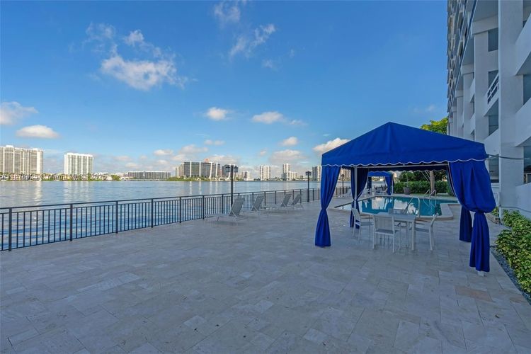 Bay Country club #903 image #31