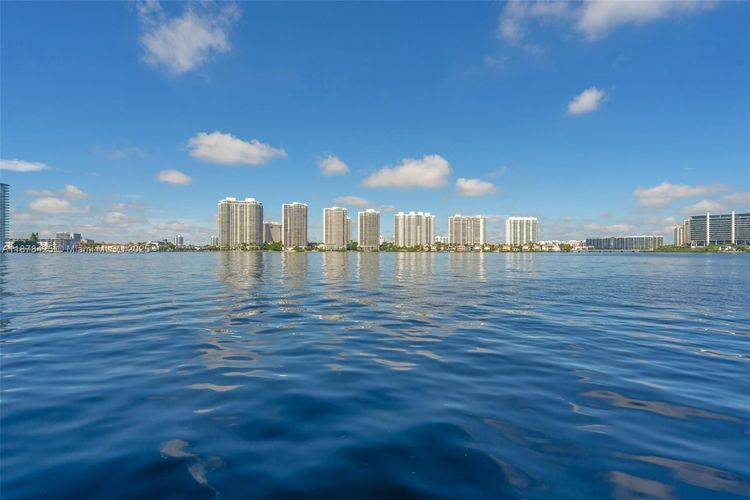 Bay Country club #903 image #35