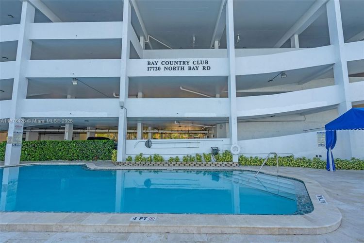 Bay Country club #903 image #37