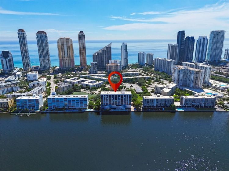 Bay Country club #903 image #41